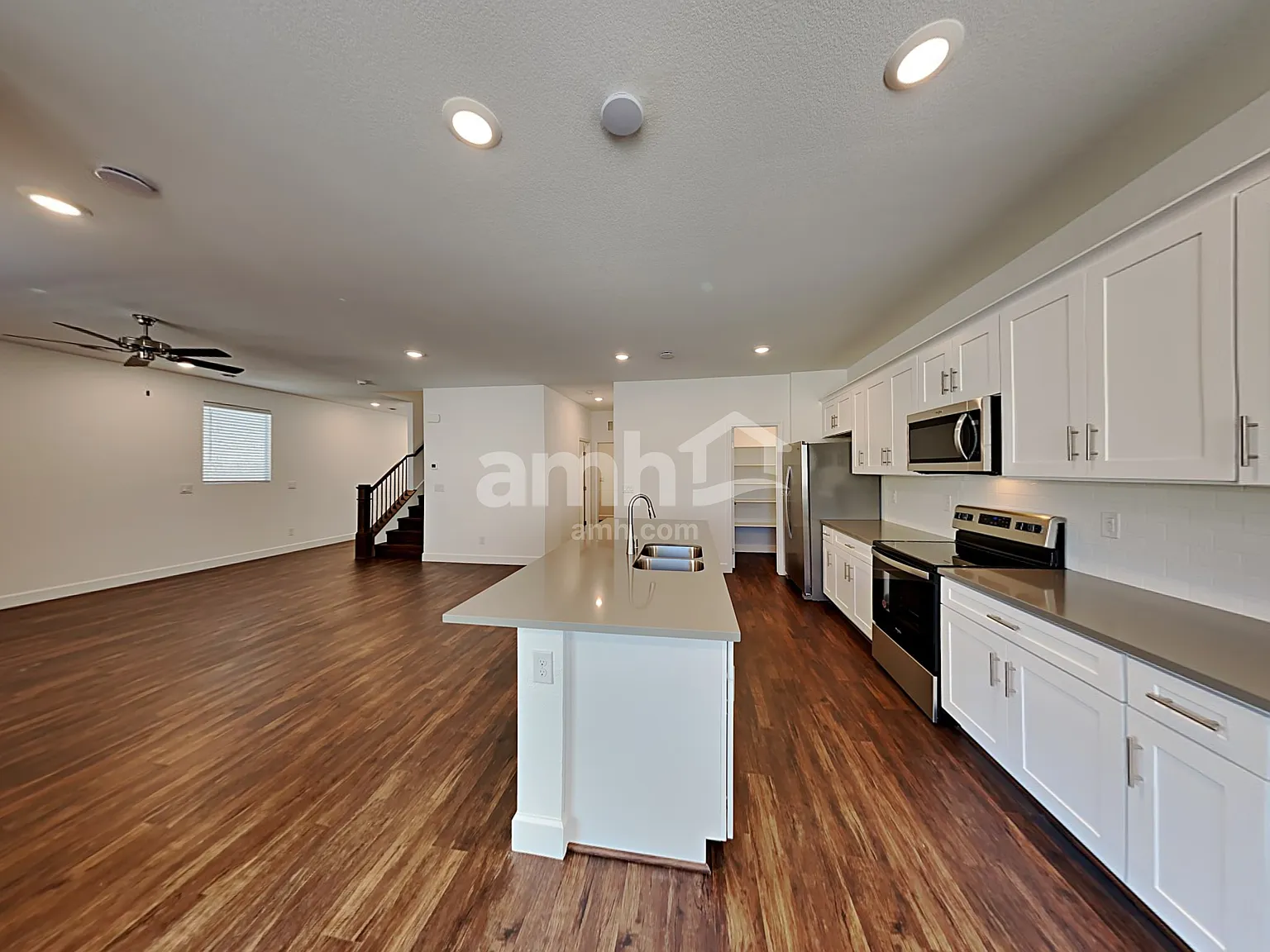 5 bed, 3.0 bath, 2487 sqft, $2,945 — Photo 3