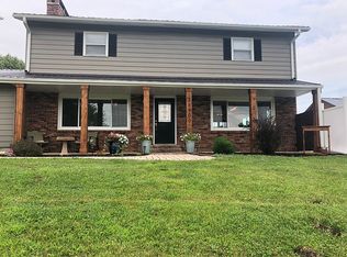 26900 Willow Creek Rd, Sterling, IL 61081