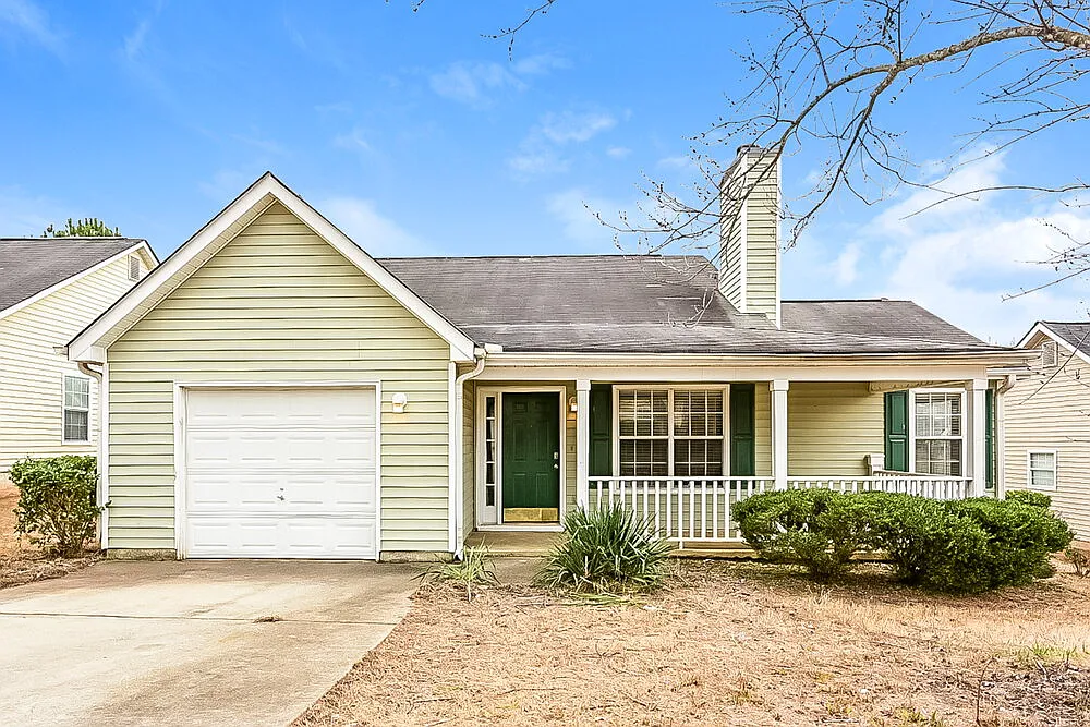 3 bed, 2.0 bath, 1430 sqft, $2,410 — Photo 1
