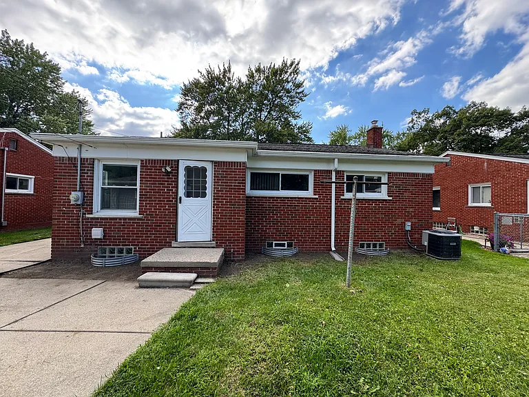 8300 Lochdale St — Photo 13