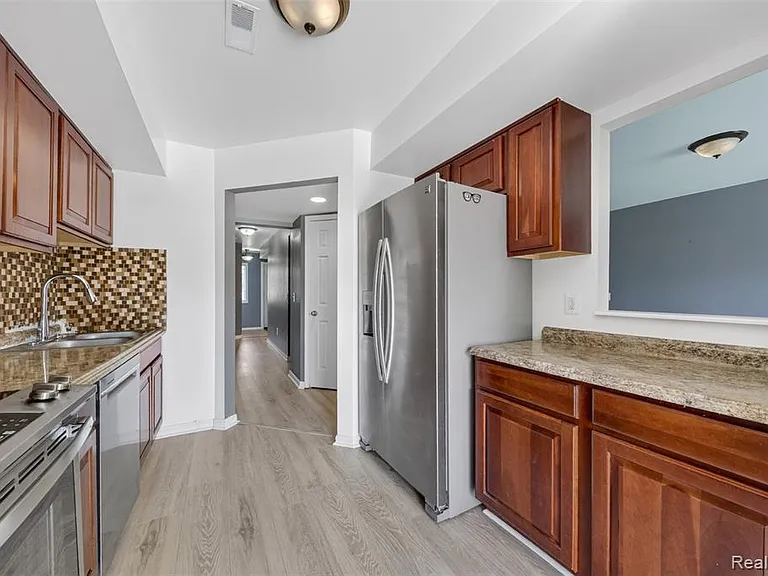 16515 Terrace Village Dr — Photo 17