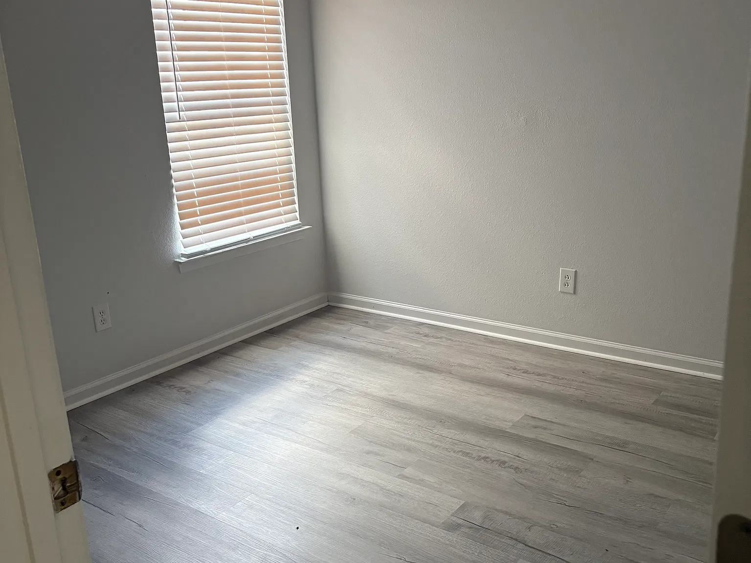 3 bed, 1200 sqft, $1,825 — Photo 4
