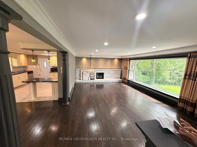 23 Burnview Cres — Photo 4