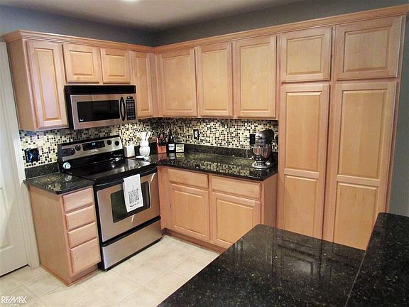 5th image of 5553 Twin Oaks Dr
