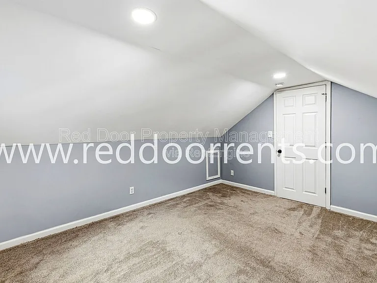 3146 Broadway St — Photo 23
