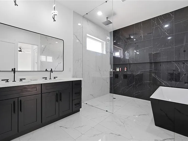 556 Versailles Dr — Photo 31