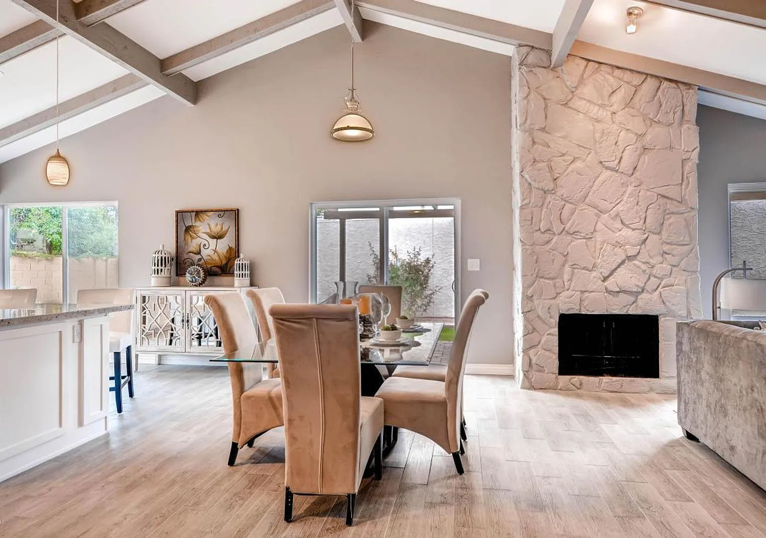 Stunning 3 Bed/2 Bath home in highly desirable McCormick Ranch Neighborhood — Photo 2