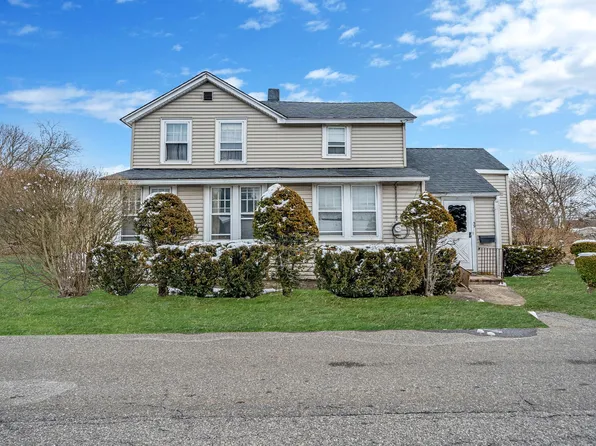 59 Champlin Avenue, Bellport, NY 11713