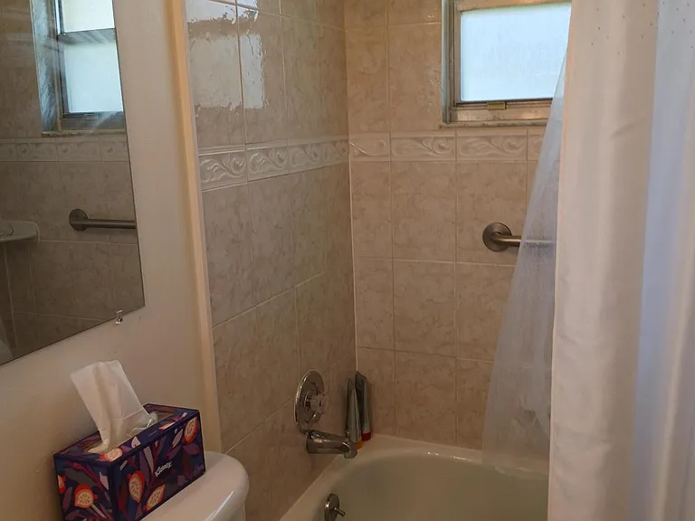 92 Seville F — Photo 15