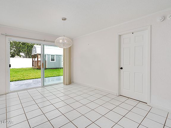 5th image of 1367 Verona St