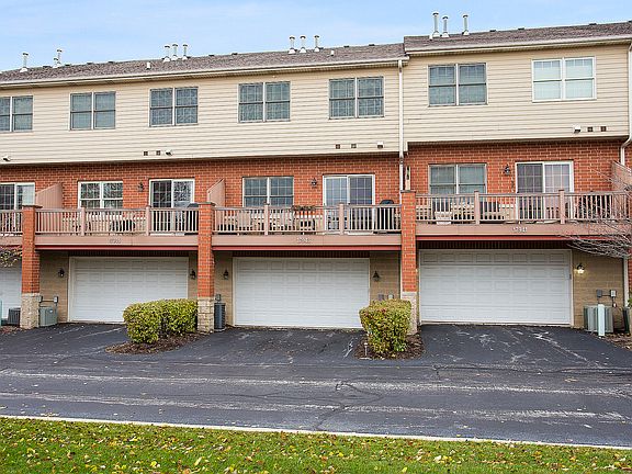 2nd image of 17943 Fountain Cir