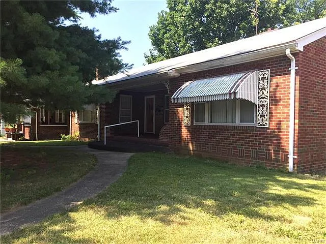 1714 State St photo 1