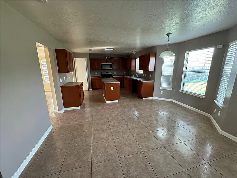 9347 Eaglewood Spring Dr — Photo 7