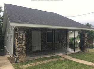 1527 Red Oak St, Charleston, WV 25387