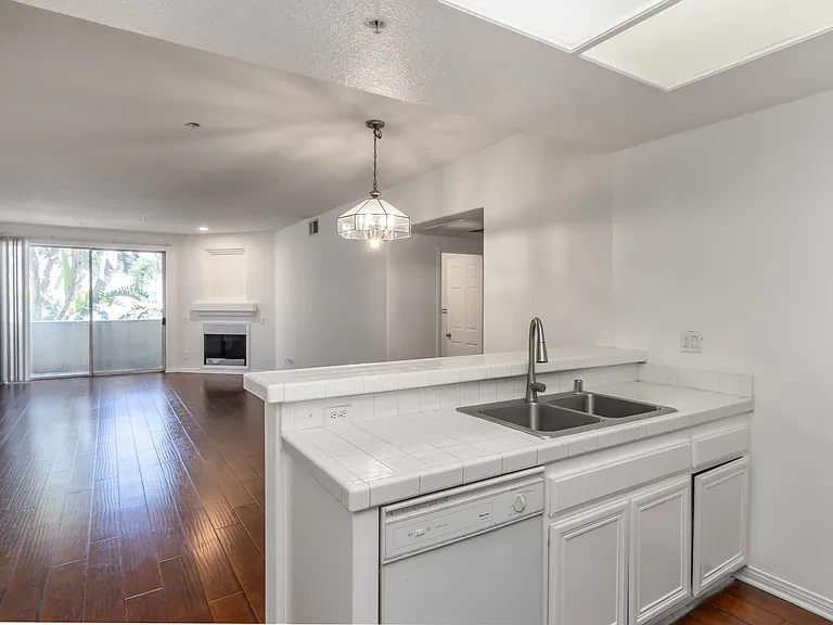 16940 Chatsworth St #106 — Photo 4