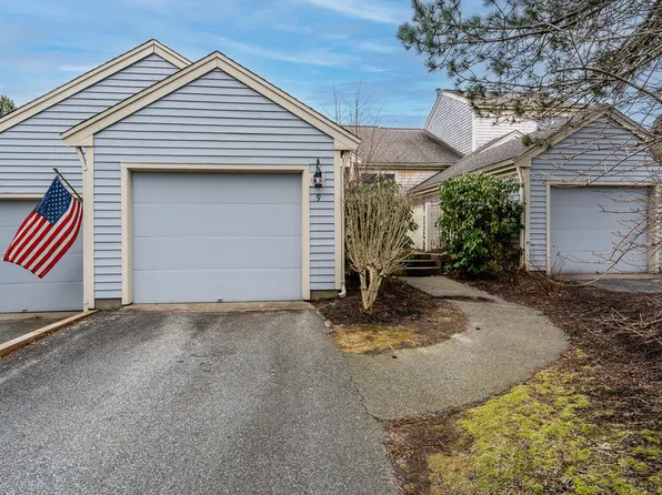 9 Pine Grove Village, Yarmouth Port, MA 02675