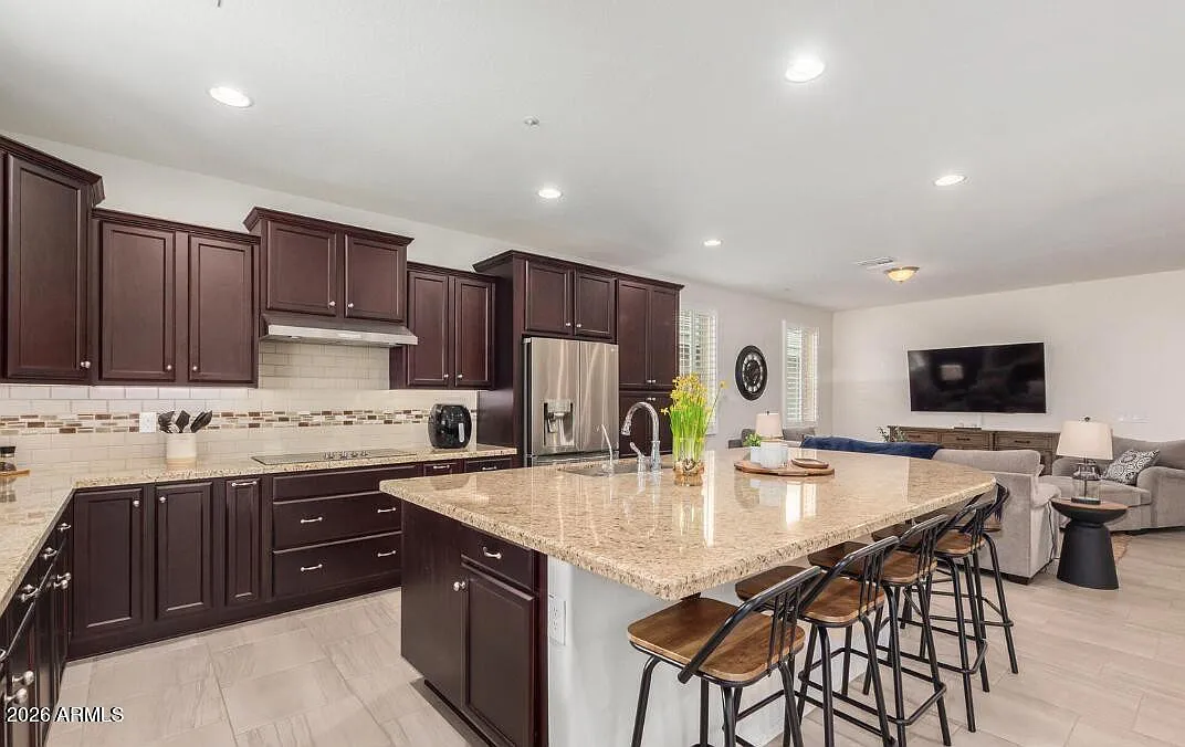 3 bed, 2.0 bath, 2082 sqft, $2,600 — Photo 4