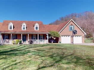 73 Dover Rd, Washington, WV 26181