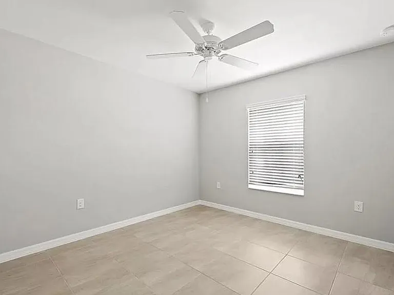 1406 SW Trafalgar Pkwy — Photo 12