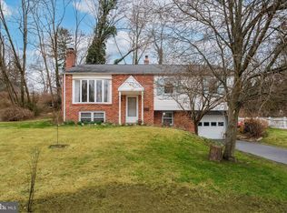 102 Deer Ln, Newtown Square, PA 19073