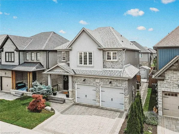 157 Eaglecrest St, Kitchener, ON N2K 0C5