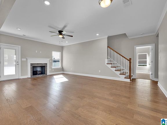 4th image of 107 Avondale Ln