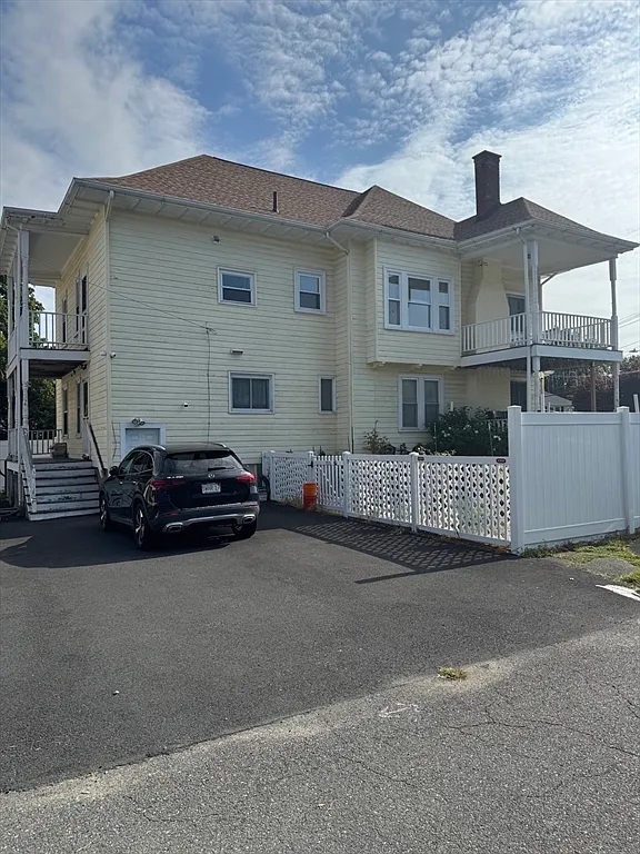 3 bed, 2.0 bath, 1300 sqft, $3,500 — Photo 1