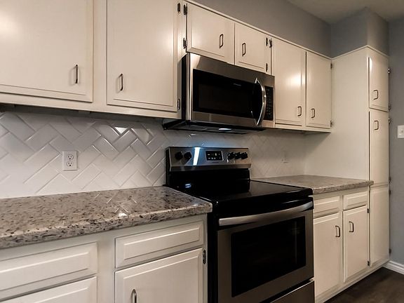 4th image of 6880 Marshall Place Dr