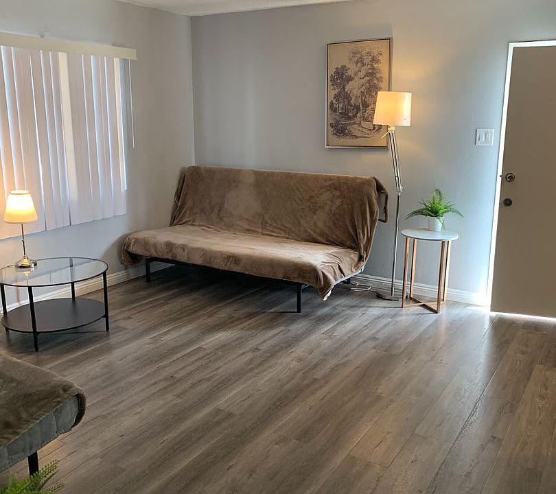 1st image of 544 W 41st Dr APT 1