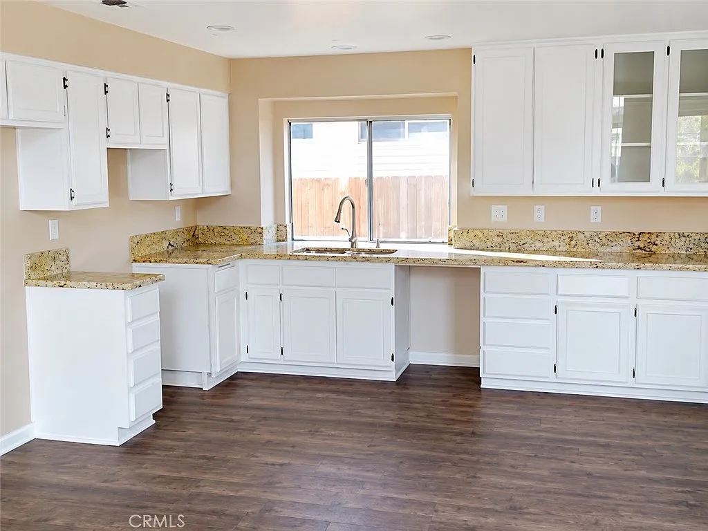4 bed, 1500 sqft, $3,200 — Photo 3