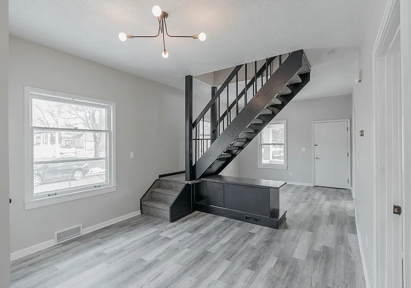 3 bed, 1.0 bath, 1174 sqft, $1,499 — Photo 2