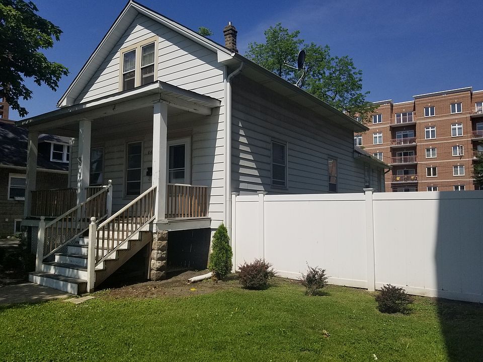 1st image of 842 Lee St