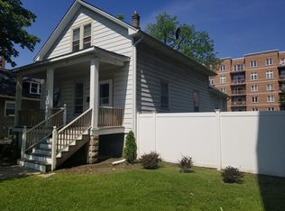 842 Lee St, Des Plaines, IL 60016