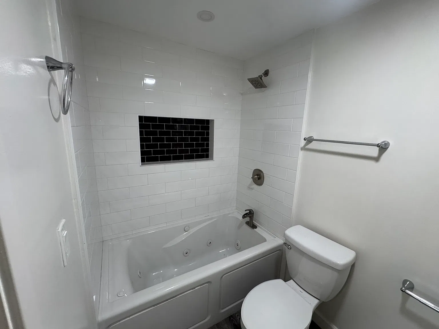 2 bed, 600 sqft, $2,600 — Photo 4