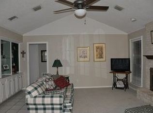 6 Valley View Ln, New Braunfels, TX 78130