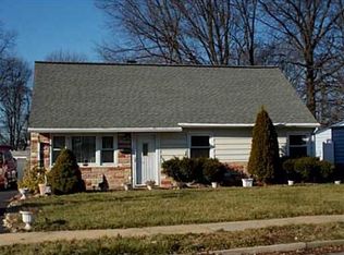 25 Sturgis Rd, Edison, NJ 08817