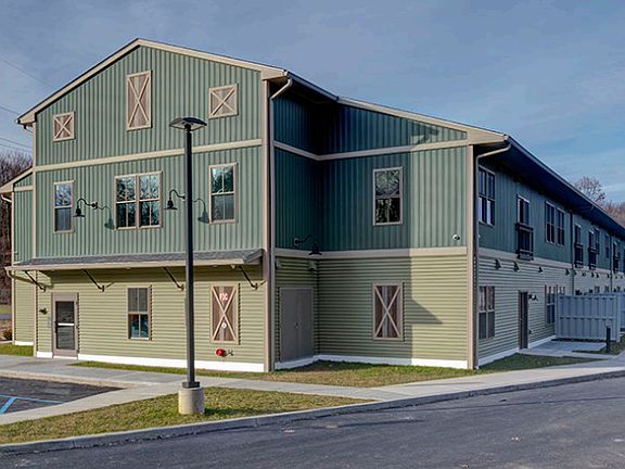 2nd image of 128 Vineyard Ave #104