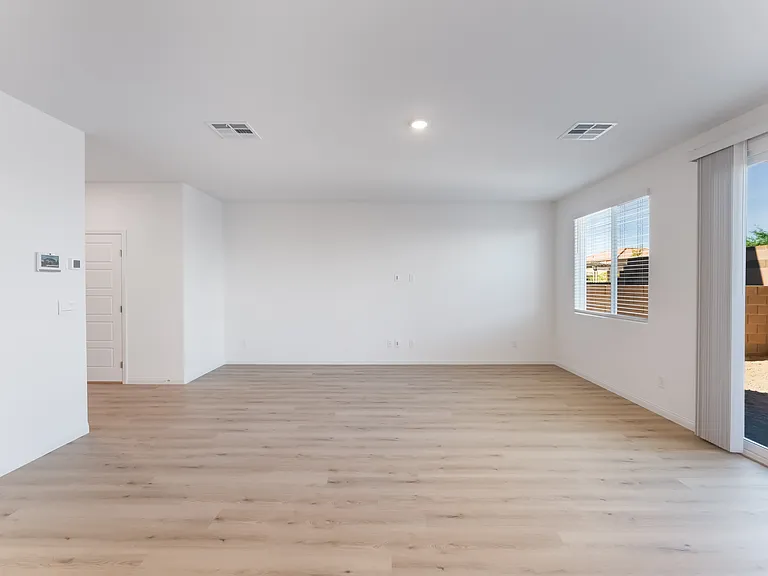 6217 Seastrand St — Photo 8