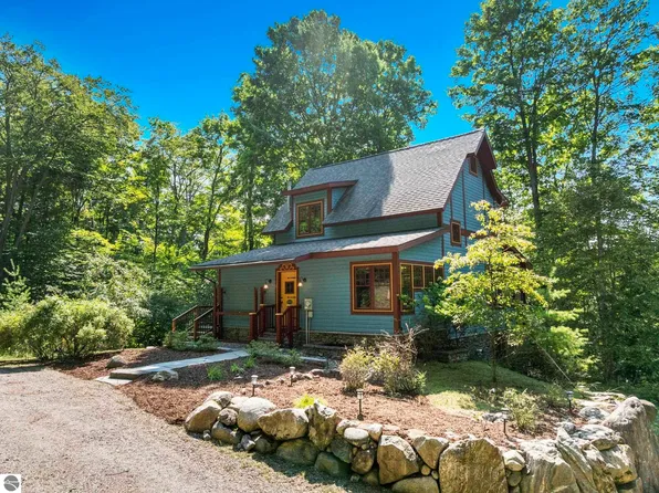 655 S East Torch Lake Dr, Bellaire, MI 49615
