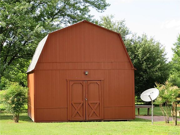 3rd image of 1214 Greenview Dr