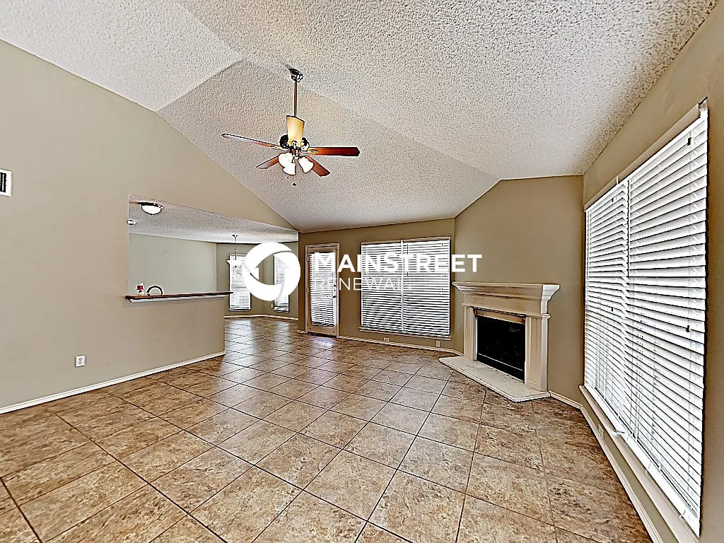 1132 Sandalwood Dr — Photo 3
