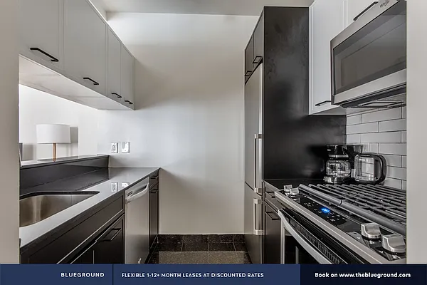 Rented by The Blueground | media 7