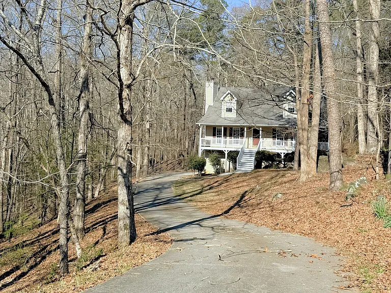 3395 Woodlake Ln — Photo 2