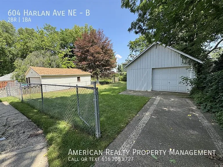 604 Harlan Ave NE #B — Photo 13