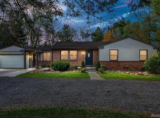 135 Homer Taylor Dr, Oakland, MI 48363