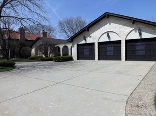 6436 N Tower Ct, Lincolnwood, IL 60712