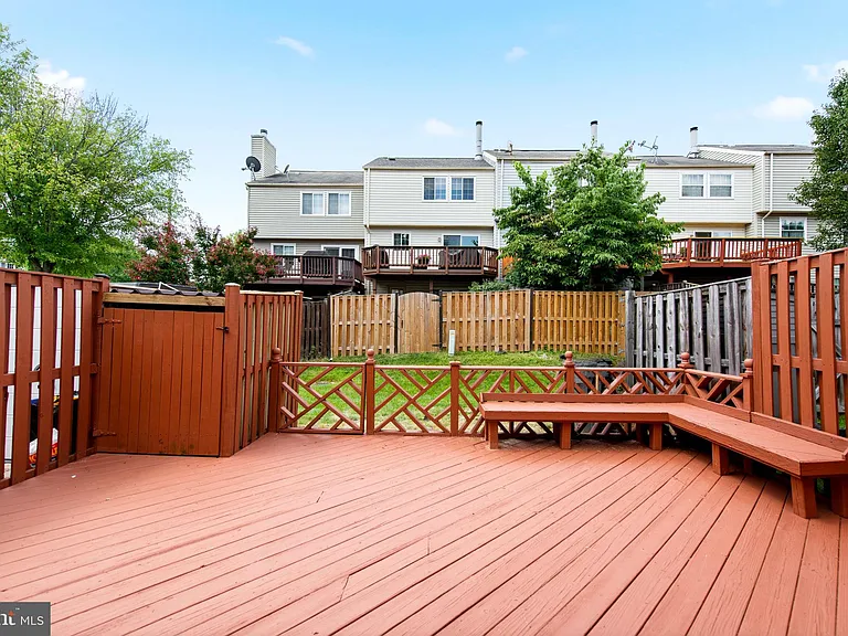 6324 Lightburn Ct — Photo 25