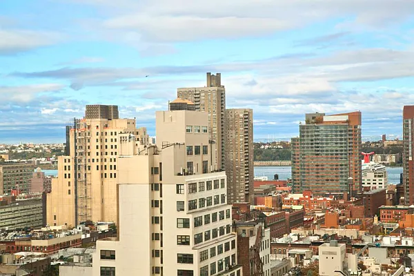 Rented by Town Residential | media 28