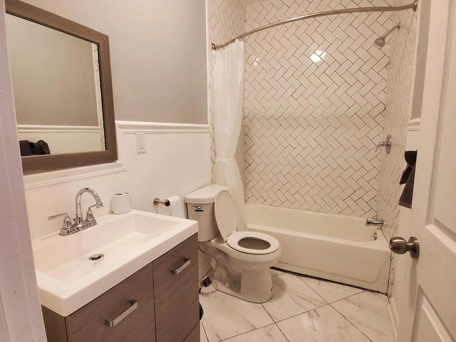 2 bed, 800 sqft, $1,100 — Photo 1