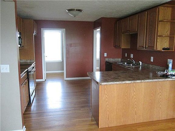 2nd image of 118 Thelma Dr